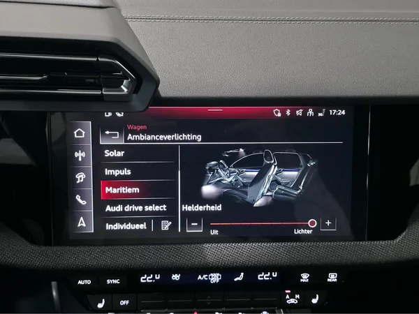 AUDI A3 Sportback (2025) — foto 2 van 35