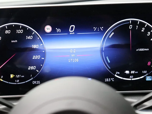Mercedes-Benz C-Klasse (2023) — foto 6 van 33
