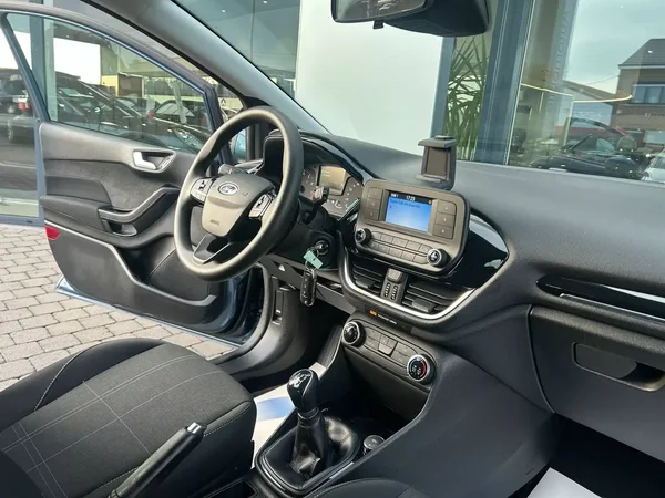 Ford Fiesta (2019) — foto 3 van 21