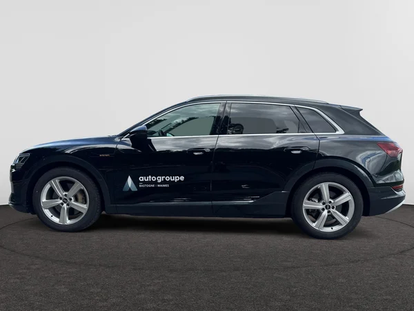 AUDI e-tron (2022) — foto 12 van 28