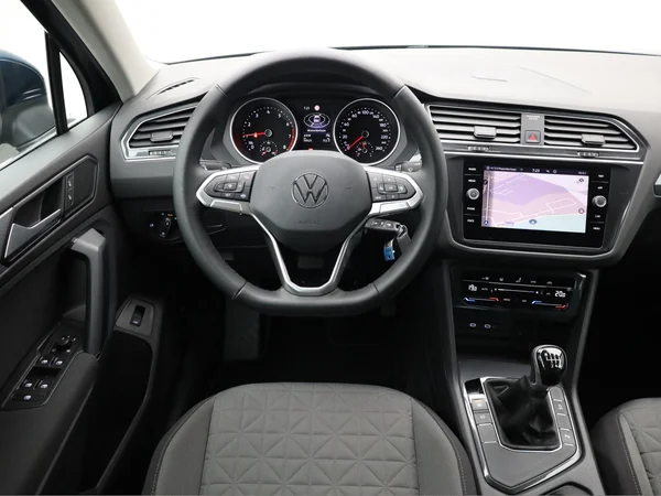 VOLKSWAGEN Tiguan (2021) — foto 5 van 20