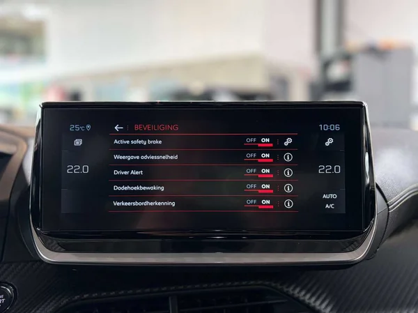 Peugeot 2008 (2022) — foto 7 van 21