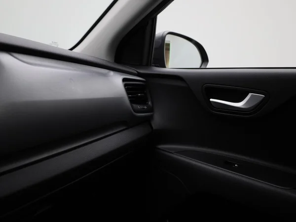 Kia Stonic (2022) — foto 18 van 37