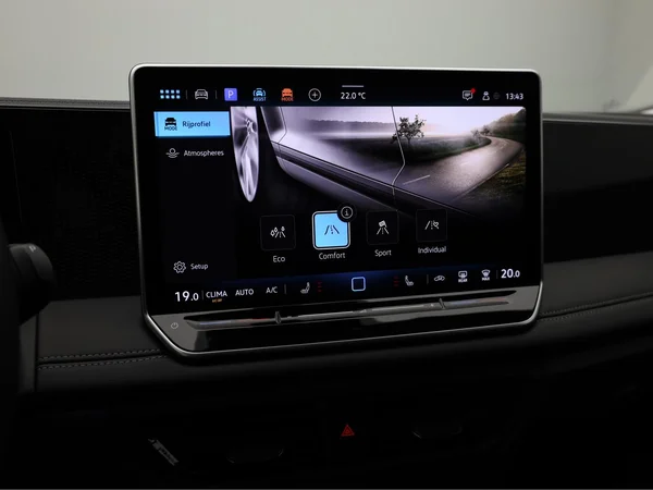 VOLKSWAGEN Tiguan (2024) — foto 8 van 20