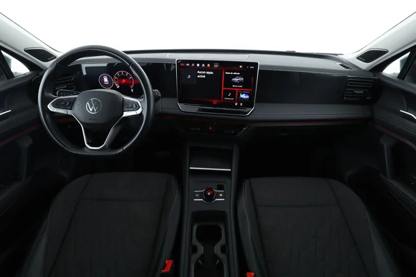 Volkswagen Tiguan (2024) — foto 3 van 16
