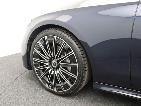 Mercedes-Benz E-Klasse (2024) — foto 13 van 22