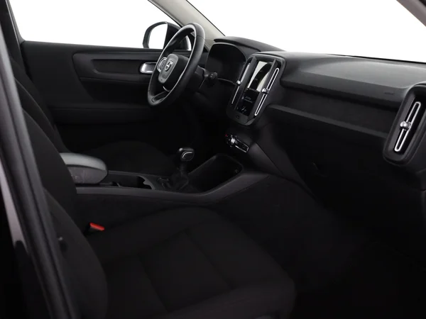 VOLVO XC40 (2021) — foto 3 van 29