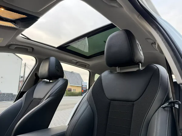 Bmw 318 (2021) — foto 2 van 26