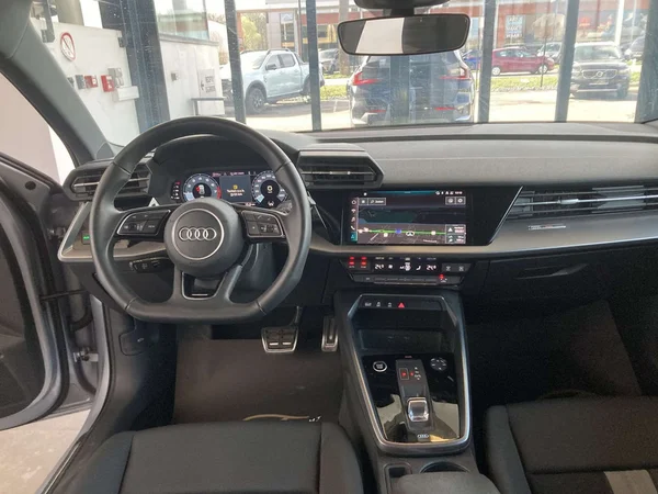 Audi A3 (2024) — foto 3 van 19