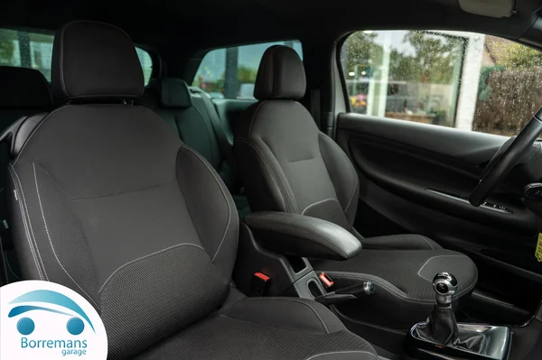 Citroen DS3 (2015) — foto 17 van 37