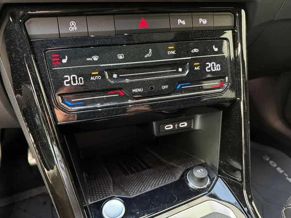 VOLKSWAGEN T-Roc (2026) — foto 2 van 16