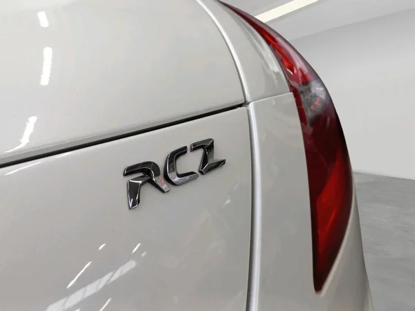Peugeot RCZ (2014) — foto 23 van 24