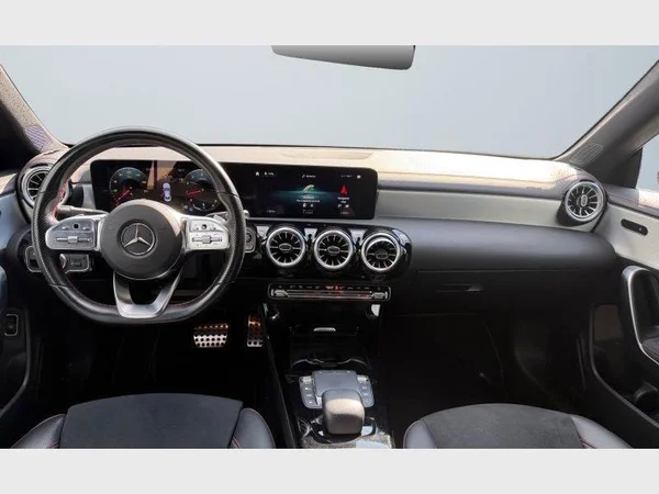 Mercedes-Benz CLA 180 (2022) — foto 28 van 28