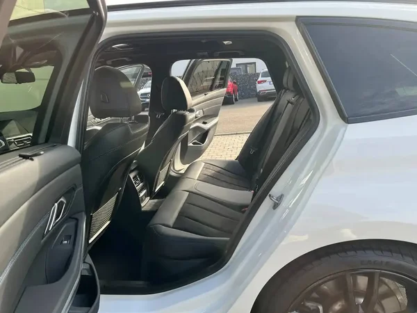 Bmw 330 (2022) — foto 10 van 23