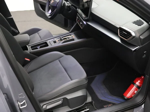 CUPRA Leon (2025) — foto 2 van 19