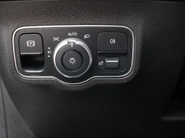 Mercedes-Benz GLB (2021) — foto 10 van 27