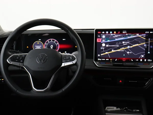 VOLKSWAGEN Tiguan (2025) — foto 15 van 18
