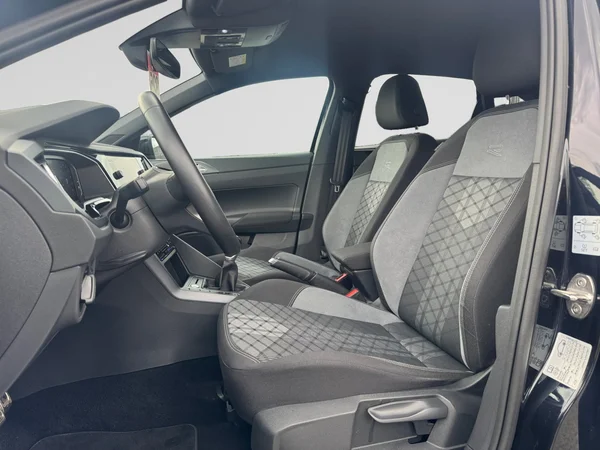 VOLKSWAGEN Taigo (2024) — foto 2 van 24
