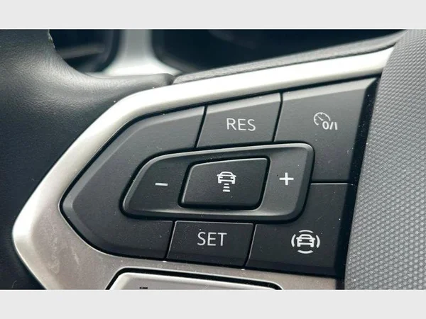Volkswagen T-Roc (2022) — foto 4 van 24