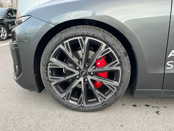 AUDI A6 Avant e-tron (2025) — foto 10 van 15