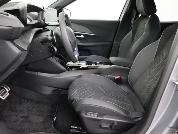 PEUGEOT 2008 (2025) — foto 2 van 27