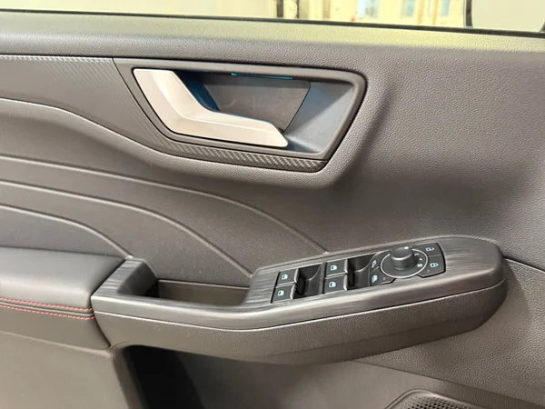 Ford Kuga (2025) — foto 10 van 29