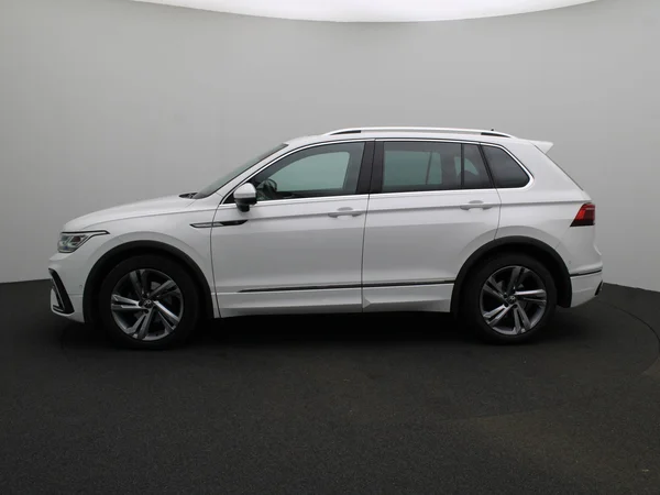 VOLKSWAGEN Tiguan (2022) — foto 25 van 26