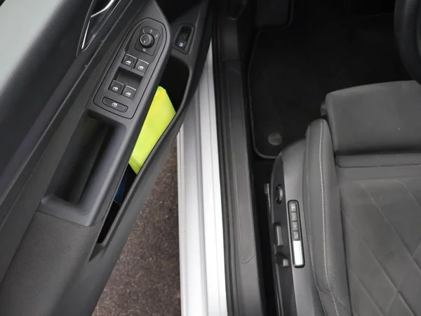 VOLKSWAGEN Golf VIII eHybrid (PHEV) (2022) — foto 21 van 24