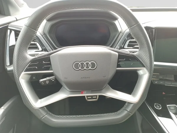 AUDI Q4 e-tron (2021) — foto 22 van 25