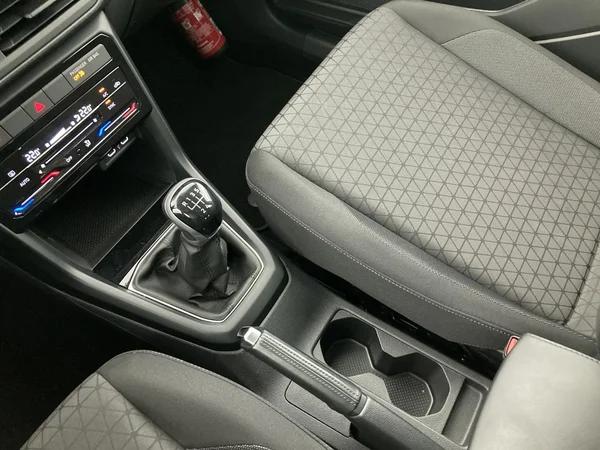 VOLKSWAGEN T-Cross (2023) — foto 5 van 36
