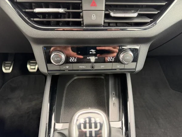 SKODA Kamiq (2022) — foto 14 van 31