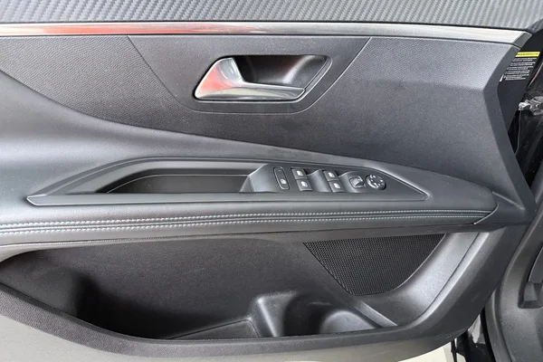 Peugeot 3008 (2022) — foto 8 van 25