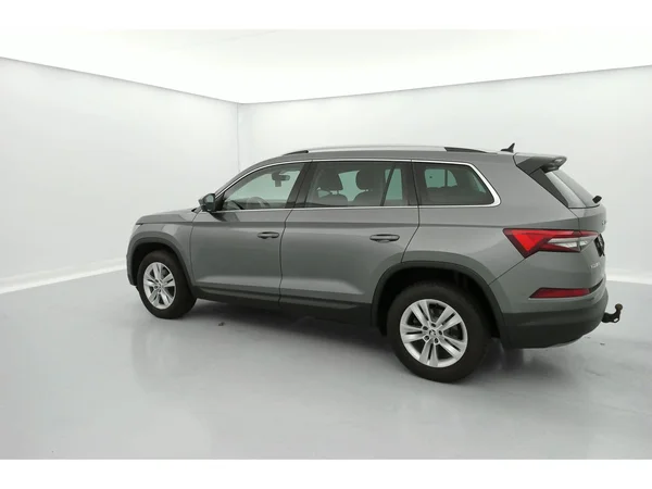 SKODA Kodiaq (2022) — foto 3 van 36