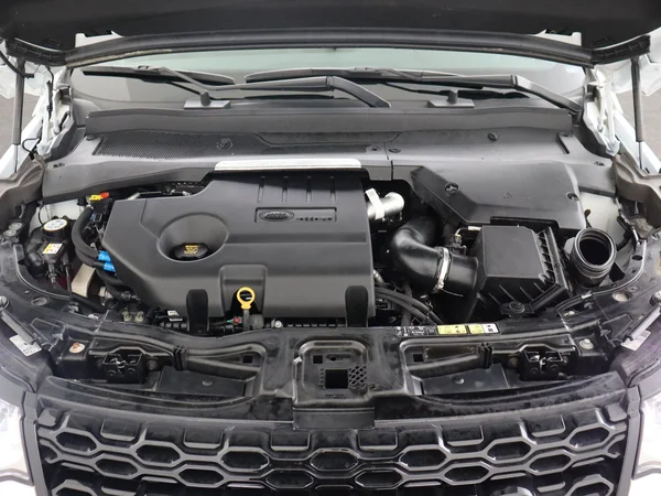 Land Rover Discovery Sport (2023) — foto 6 van 30