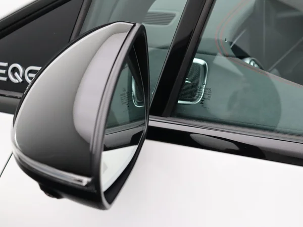 Mercedes-Benz EQE (2024) — foto 34 van 34