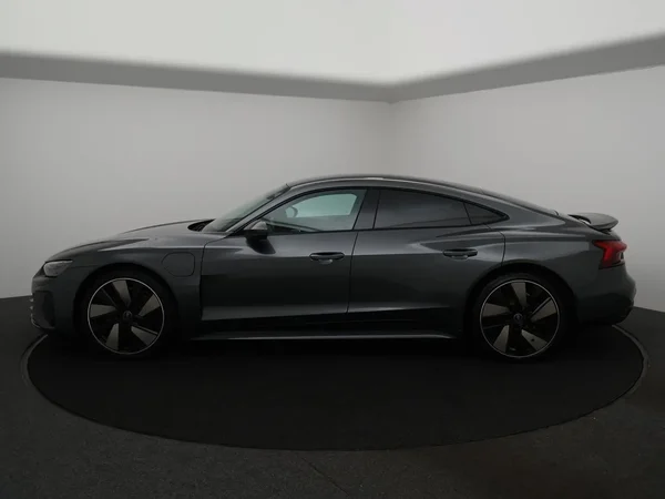 Audi e-tron GT (2022) — foto 24 van 28