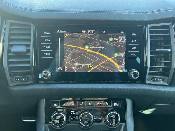 SKODA Kodiaq (2023) — foto 5 van 24