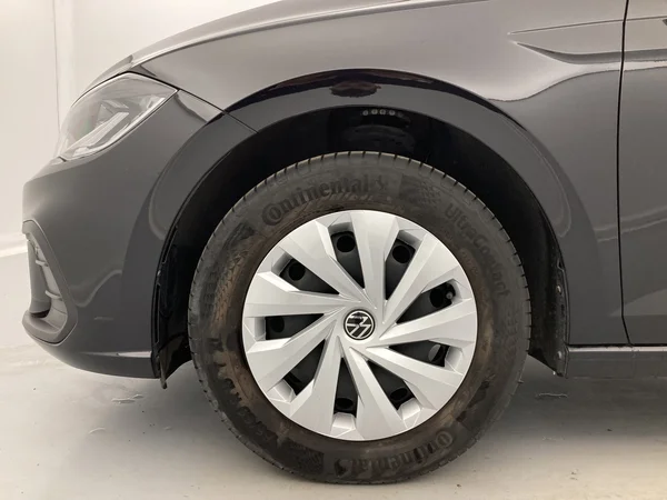 VOLKSWAGEN Polo (2024) — foto 25 van 36
