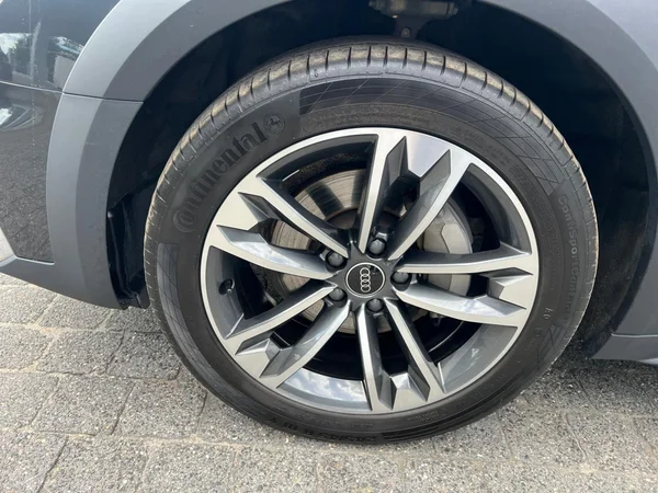 AUDI A4 Allroad Quattro Dsl (2023) — foto 9 van 24