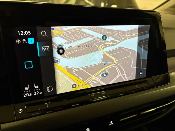 VOLKSWAGEN Golf VIII (2022) — foto 14 van 15