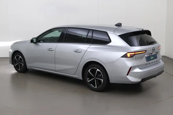 Opel Astra Sports Tourer (2024) — foto 13 van 19