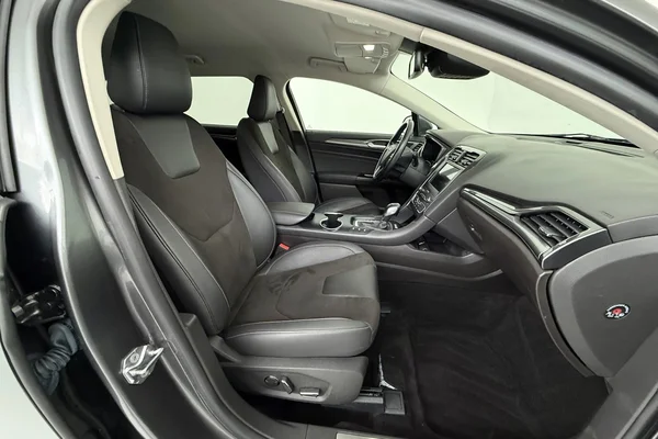Ford Mondeo Clipper Hybrid (2020) — foto 8 van 36