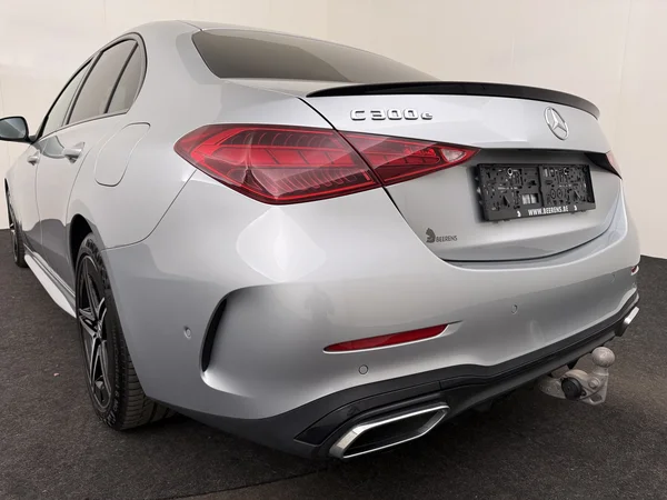MERCEDES C 300 (2023) — foto 18 van 25