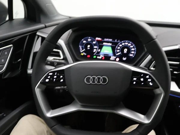 AUDI Q4 e-tron (2024) — foto 5 van 25