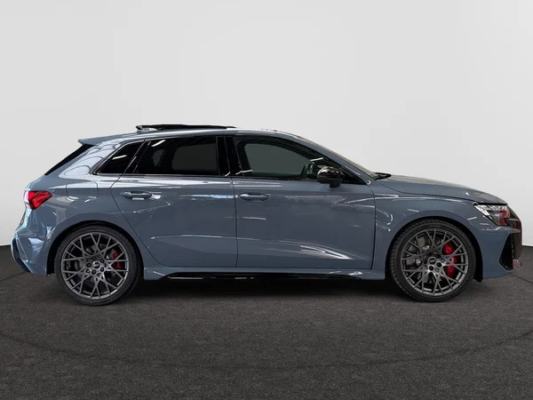 AUDI RS3 Sportback (2025) — foto 21 van 24