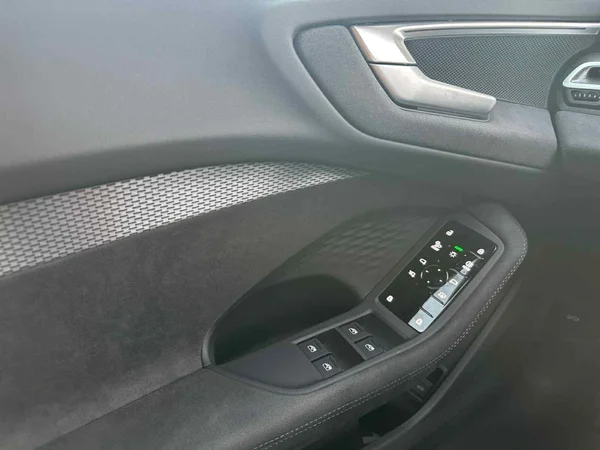 AUDI A5 Avant e-hybrid (PHEV) (2025) — foto 3 van 15