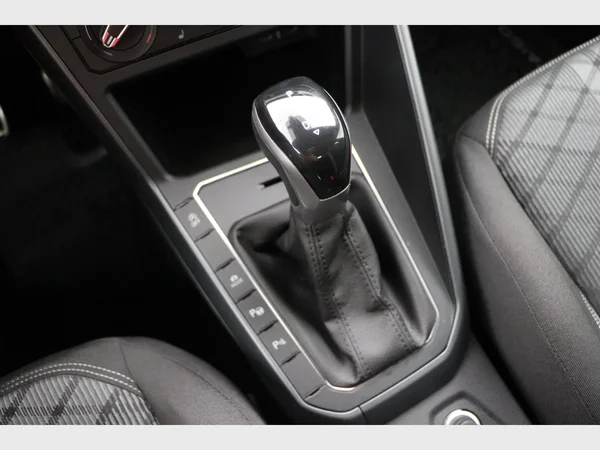 VOLKSWAGEN Taigo (2024) — foto 8 van 26