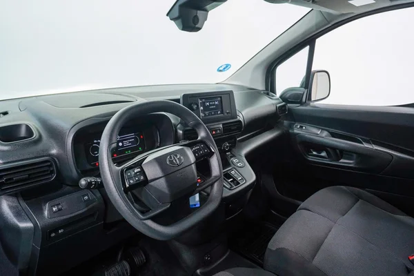 Toyota E-Proace Van Mwb (2024) — foto 3 van 59