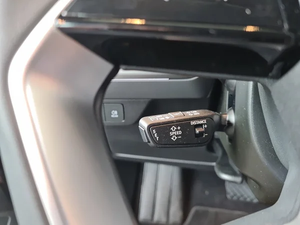 AUDI Q4 e-tron (2025) — foto 6 van 18
