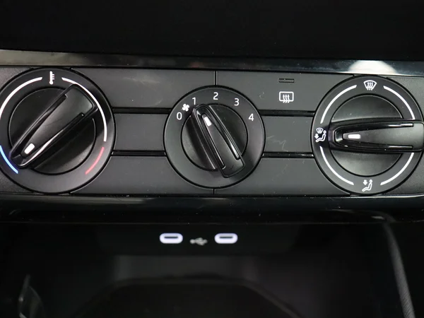 SKODA Fabia (2023) — foto 11 van 24